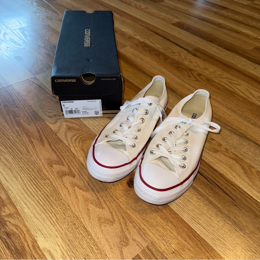 Converse White  Low-Top Sneakers with Red And Blue Trim